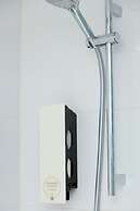 8ERA Business Executive Rotermanni Apts