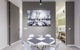 Teanna Lux Apartments