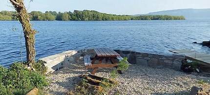 Executive Lakeside Lodge at Mullans Bay
