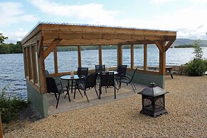 Executive Lakeside Lodge at Mullans Bay