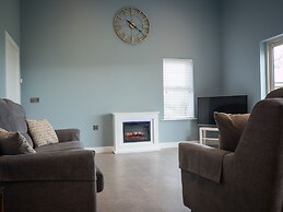 Platinum Lakeside Lodge at Mullans Bay