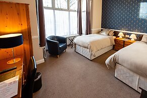 Aarondale Guest House