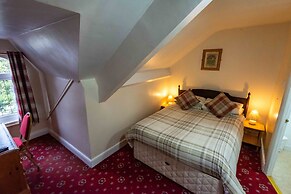 Aarondale Guest House