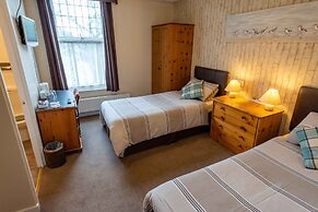Aarondale Guest House