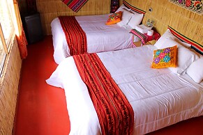 Titicaca Floating Lodge