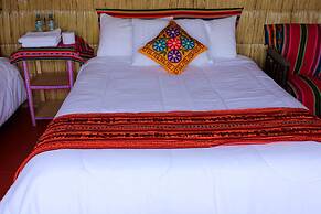 Titicaca Floating Lodge