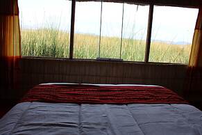 Titicaca Floating Lodge