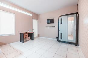 Hotel O J&b Room Pramuka