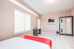 Hotel O J&b Room Pramuka