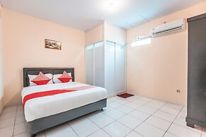 Hotel O J&b Room Pramuka