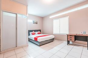 Hotel O J&b Room Pramuka