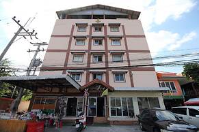 OYO 689 Baan Yuyuen