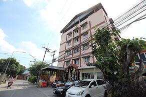 OYO 689 Baan Yuyuen