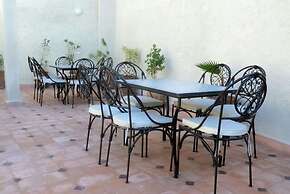 Riad Makech