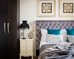 Designer 2-bed 2-bath Behind Selfridges