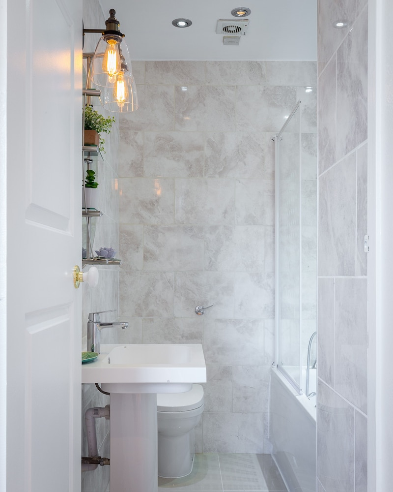 Designer 2-bed 2-bath Behind Selfridges