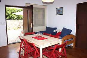 Dora Apartments
