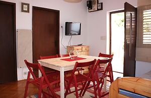 Dora Apartments
