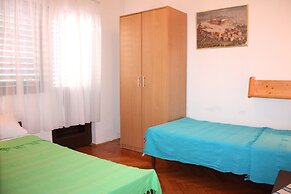 Dora Apartments