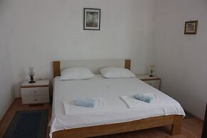 Pintar Apartment