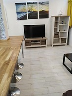 19C Avenida Beira Mar by Casas & Papéis