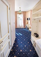 Vintage Hotel