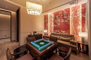HUALUXE Nanjing Yangtze River by IHG