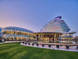HUALUXE Nanjing Yangtze River by IHG