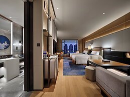 HUALUXE Nanjing Yangtze River by IHG