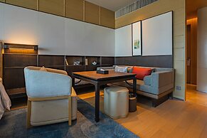 HUALUXE Nanjing Yangtze River by IHG