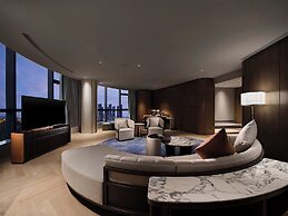 HUALUXE Nanjing Yangtze River by IHG