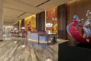 HUALUXE Nanjing Yangtze River by IHG