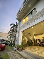 Pacific Waves Inn Annex