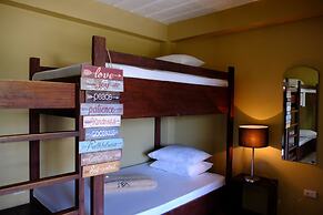 Pacific Waves Inn Annex