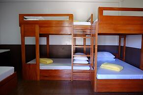 Pacific Waves Inn Annex