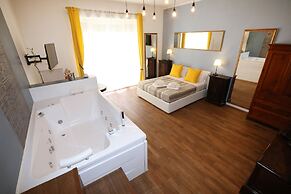 Unique Luxury Apartment and Rooms