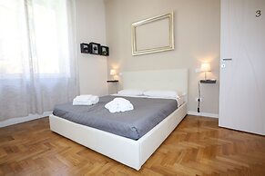 Unique Luxury Apartment and Rooms