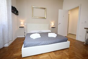 Unique Luxury Apartment and Rooms