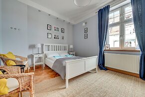 Grand Apartments - Brooklyn