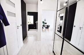 M11 Outstanding Apartment with Balcony
