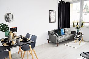 M11 Outstanding Apartment with Balcony