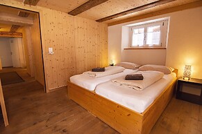 Sust lodge
