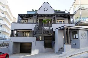 Seacliff Apartments