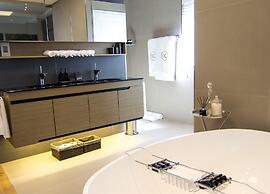 Seacliff Apartments