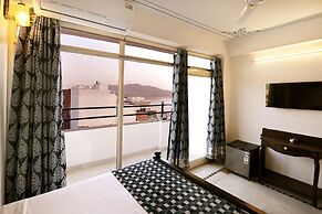 The Lake View Hotel – On Lake Pichola