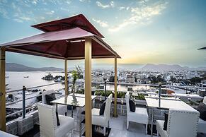 The Lake View Hotel – On Lake Pichola
