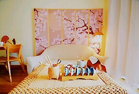 Avatar Japan Impression Queen Bed & High Rise View