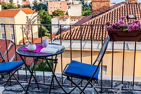 Royal View Apartment