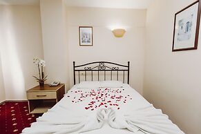 Ozalp Han Hotel