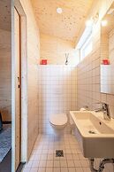 Aska Modern Cabin